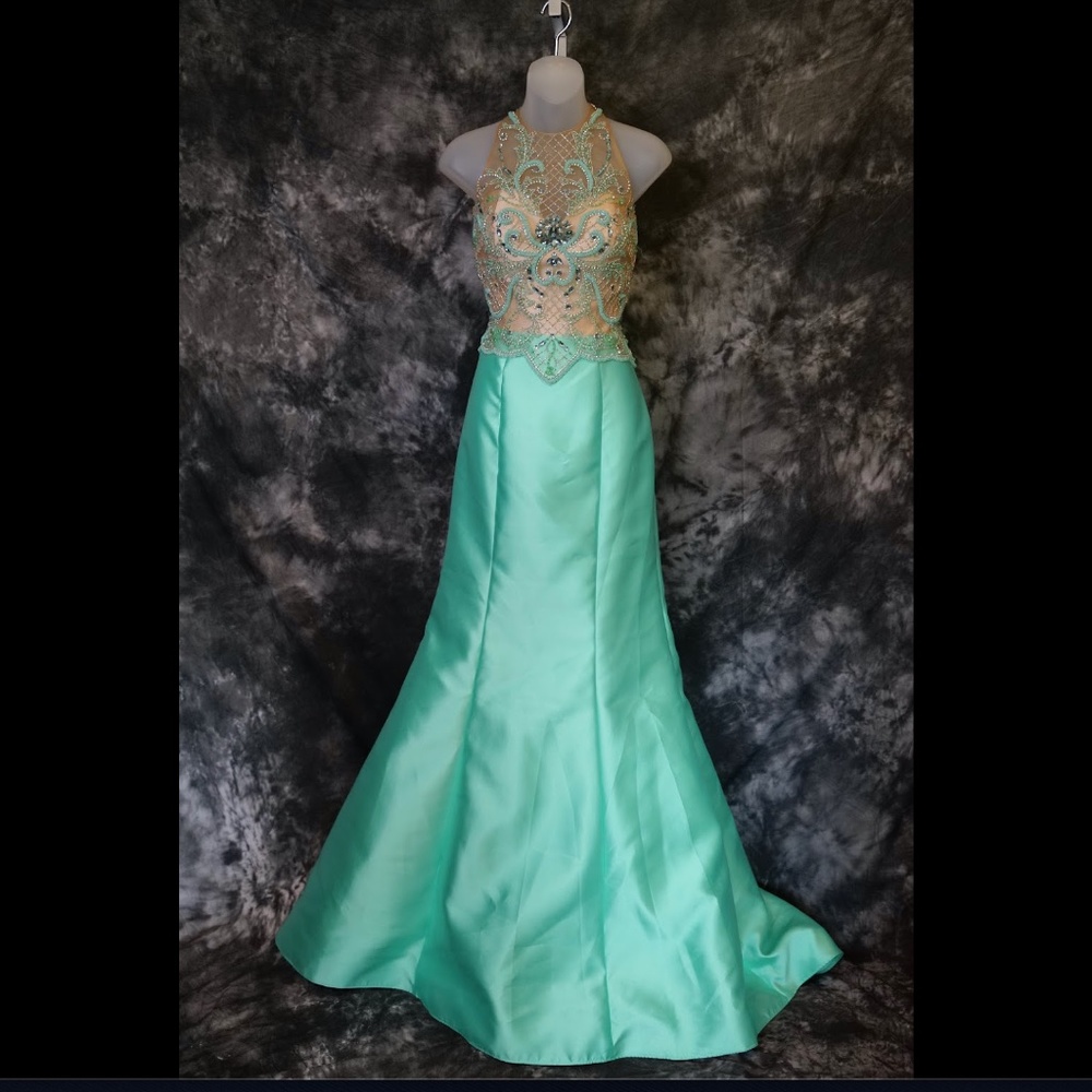 Vienna Prom Dress - Style 8254 - Size 8 - Mint